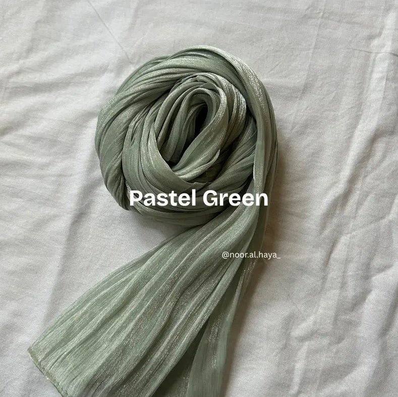 2 meter pastel green shimmer organza hijab by Noor Al Haya