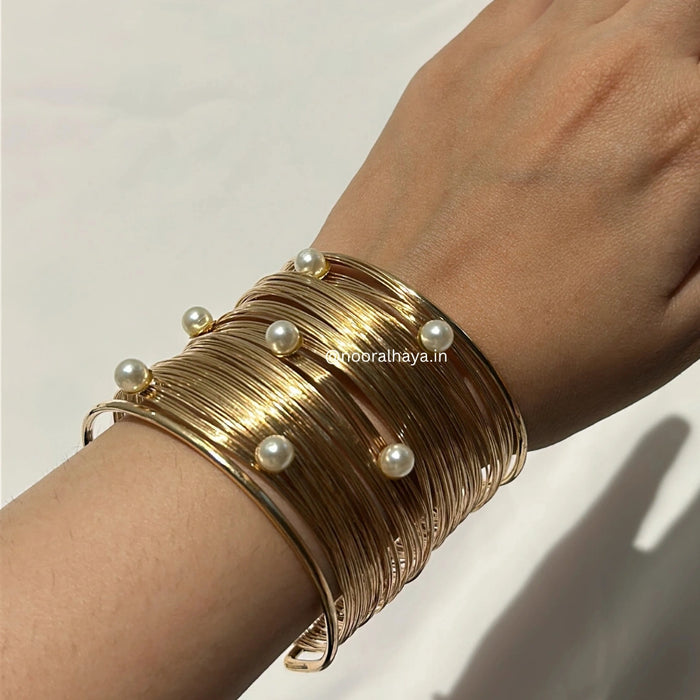 Cuff Kada – Elegant Gold Toned Statement Bracelet | Noor Al Haya