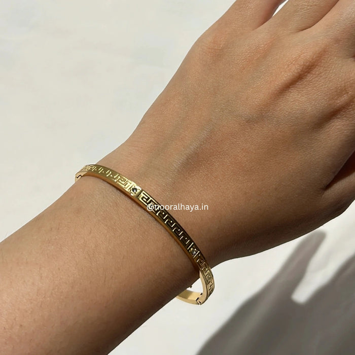 Gold Plated Openable Bangle – Elegant Adjustable Jewellery | Noor Al Haya